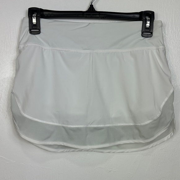 Lululemon Athletica Hotty Hot Mesh Trim Skirt In White Size 4 - Picture 2 of 8